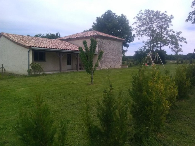 5 Bedrooms Cottage