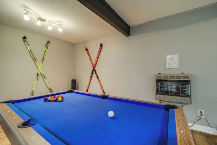'bear Crossing Chalet:' Beech Mountain Family Home