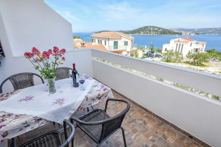 Apartment with balcony