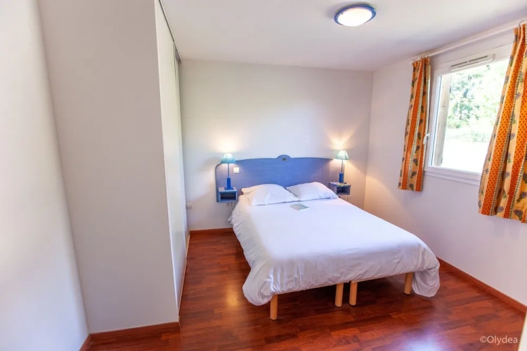 2 Bedrooms Bed in Dorm with balcony