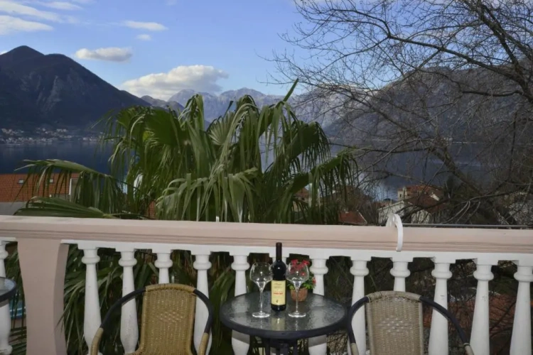 1 Bedroom Apartment with sea view