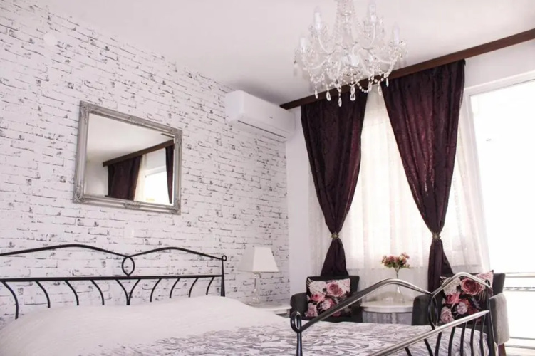 Bella Elia Apartment