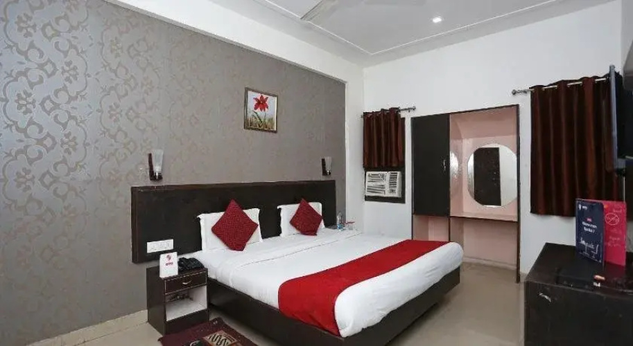 Hotel Kanha Continental by OYO