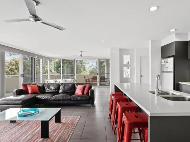 Unit 2 18 OAK STREET