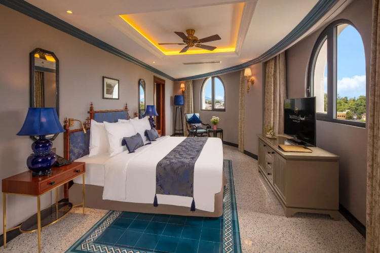 Silk Path Grand Hue Hotel