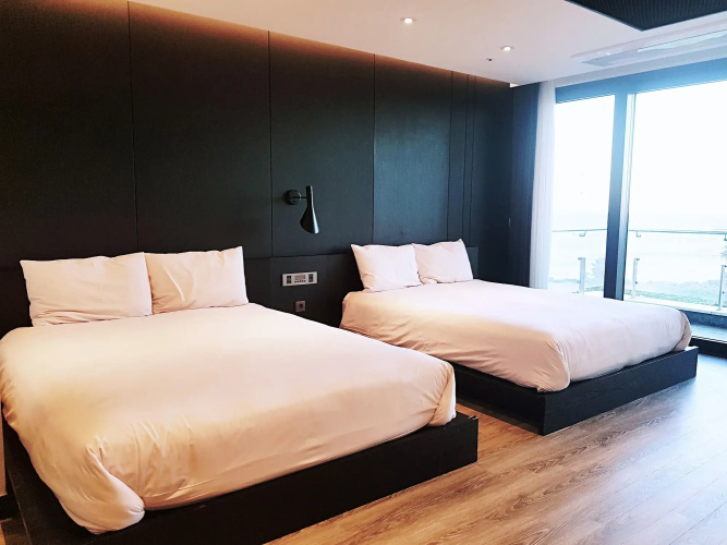 Hotel & Pool Villa Attirance