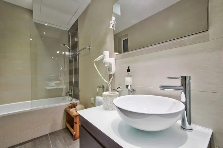 Stunning Sliema 2 Bed Apt Meters Away From Beach