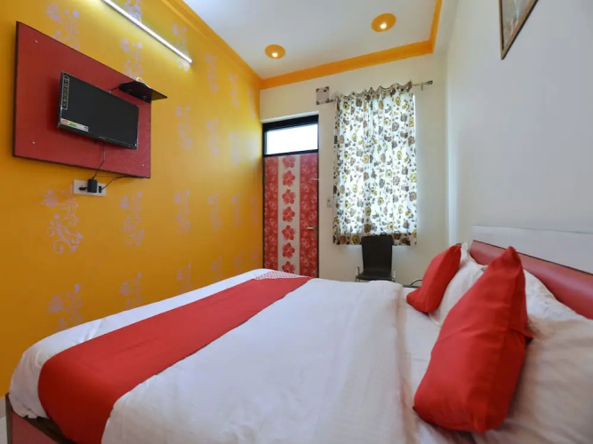 OYO 12505 Hotel MJ