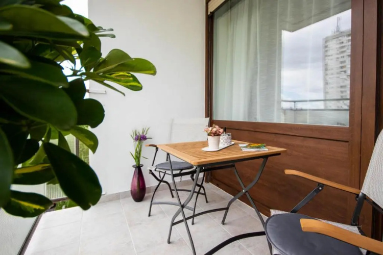 Hendrix Bridge Apartment 2
