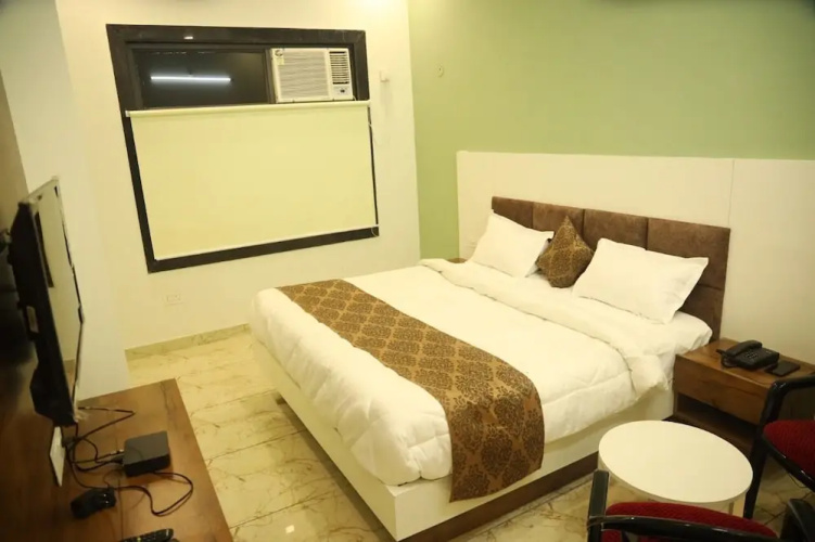 Hotel Crown Royal