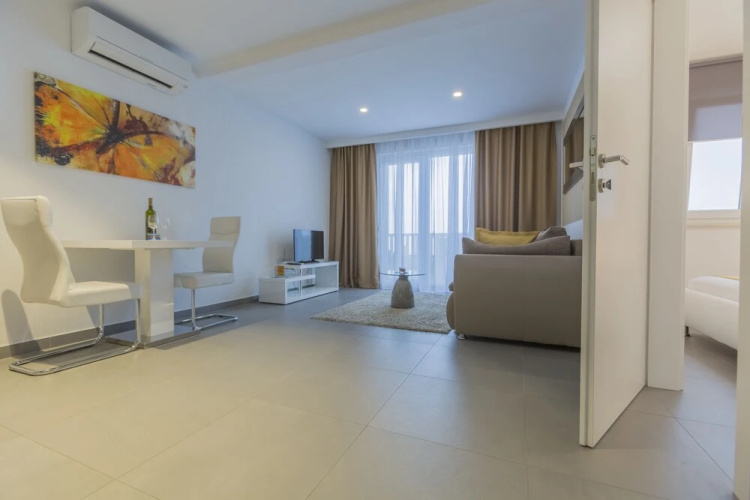 Lux Apartments