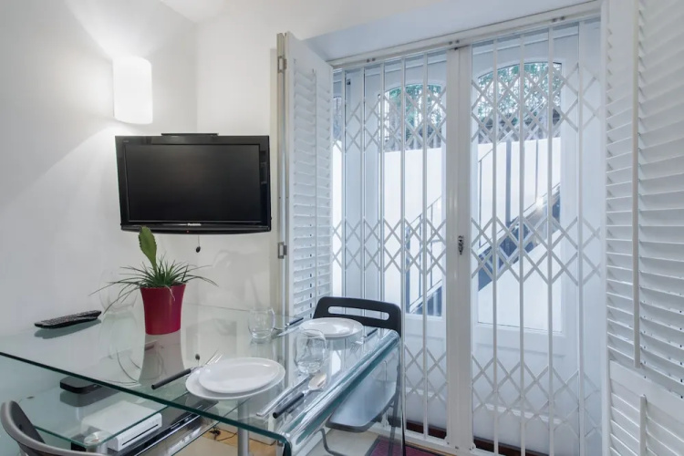 Spacious New Kings Road Nest
