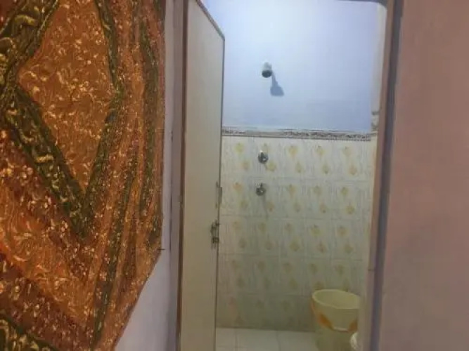 saffron guest house & hostel