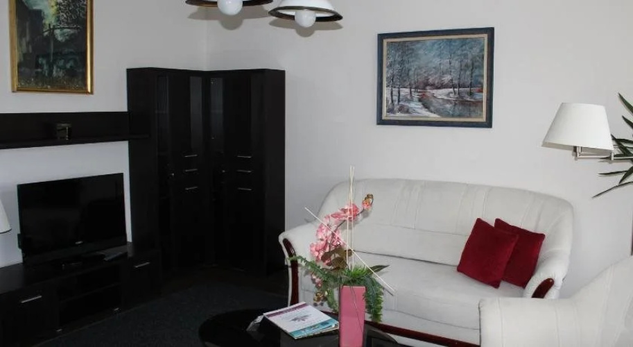 Timpa Apartmanház & Dr. Strecker Villa