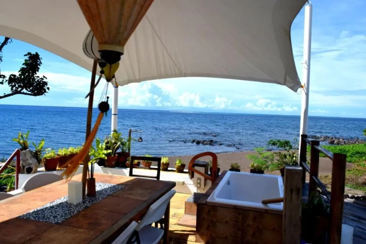 Villa beachfront