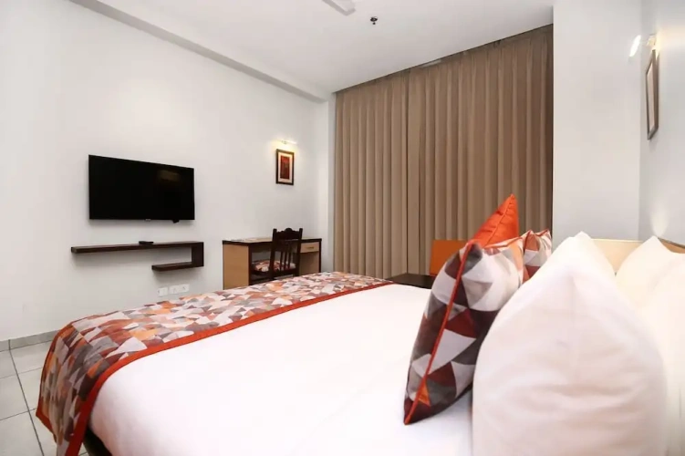 Deluxe Double room with city view