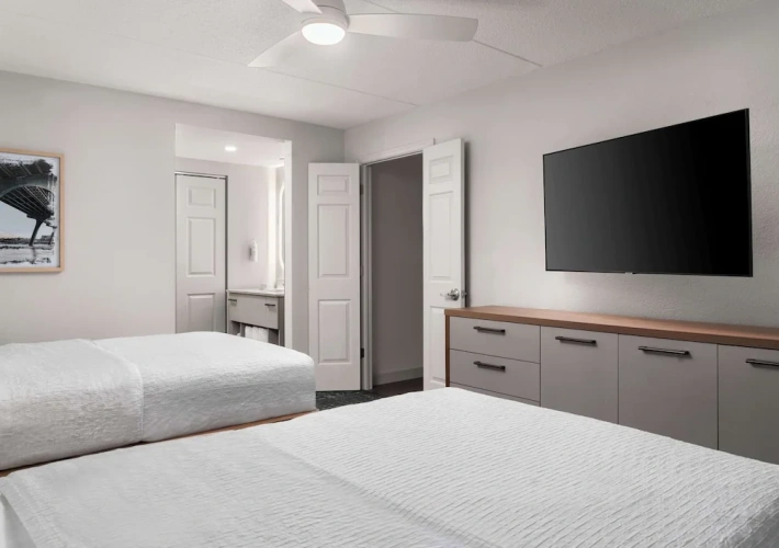 1 Bedroom Deluxe Quadruple Suite