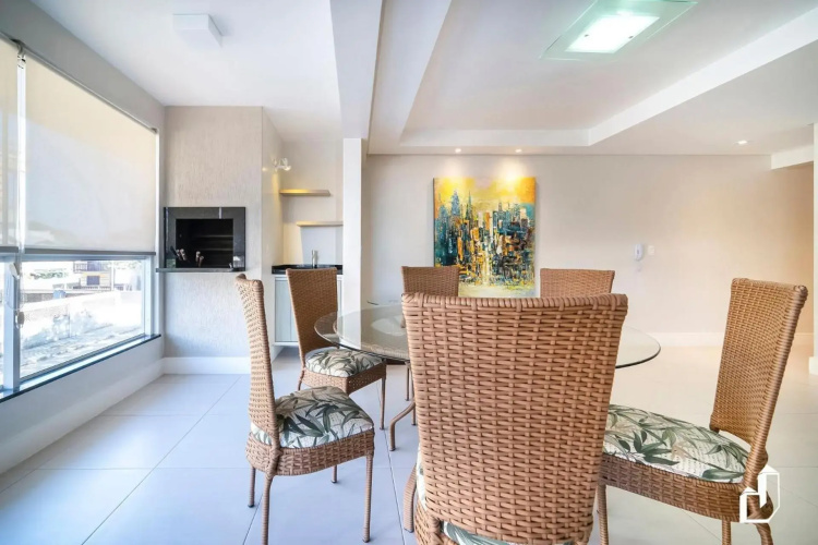 Apartamento amplo com 02 dormitórios