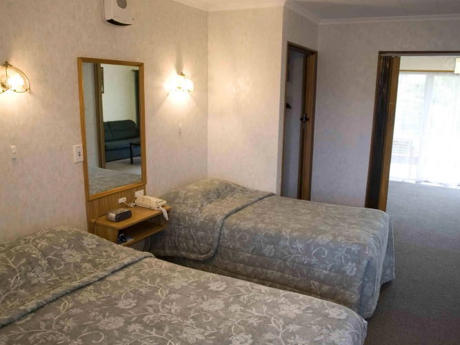 Parklands Motel