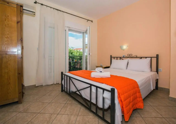 Famelia Studios Lampiris