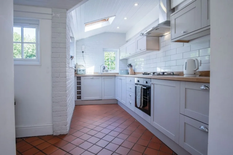 3 Bedrooms Cottage