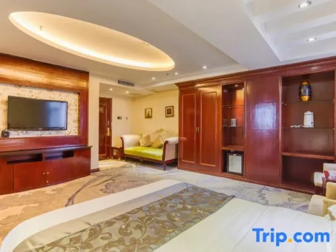 Deluxe Quadruple Family Suite
