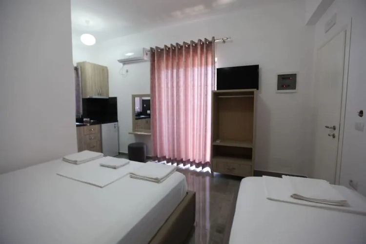 Standard Triple room with balcony