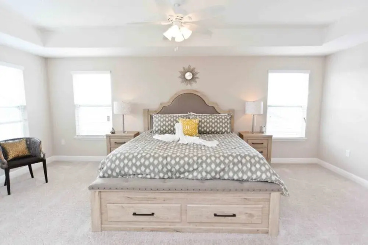 4176 Oaktree Drive 6 Bedroom Home by Redawning