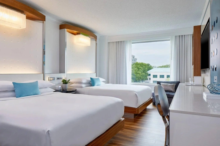 Standard Quadruple Club room