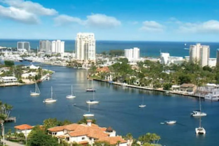 Edgewood Studio in Dania Beach