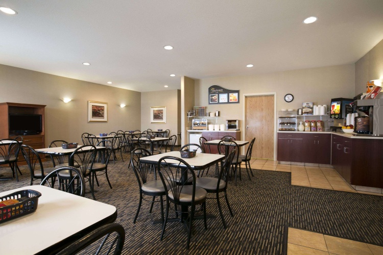 Days Inn By Wyndham Moose Jaw photo 12