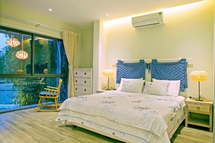 Standard room with pool view
