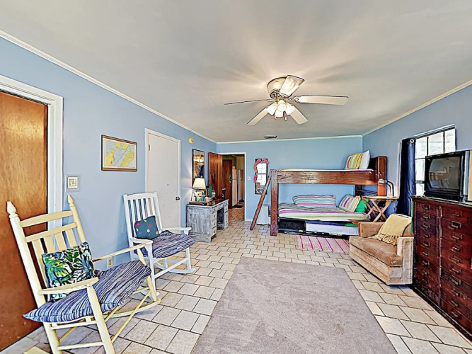 Private Beach Direct Water Views 4BR by RedAwning