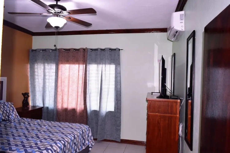 2 Bedrooms Luxury Apartment with mountain view