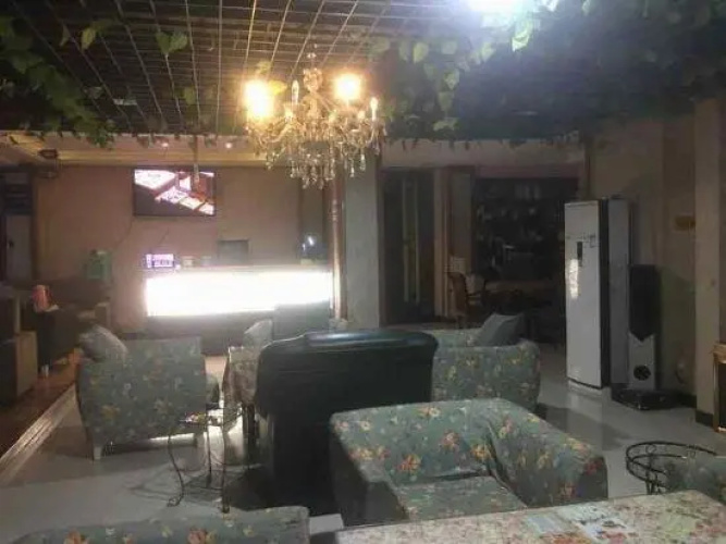 Aiyiai Business Inn
