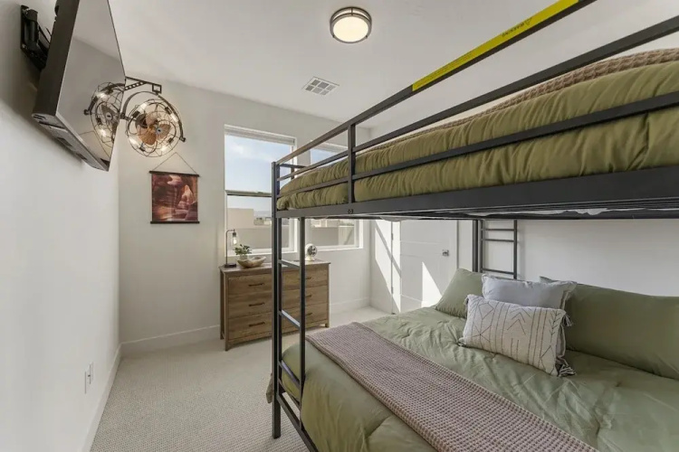 St. Gorgeous 3 Bedroom Condo