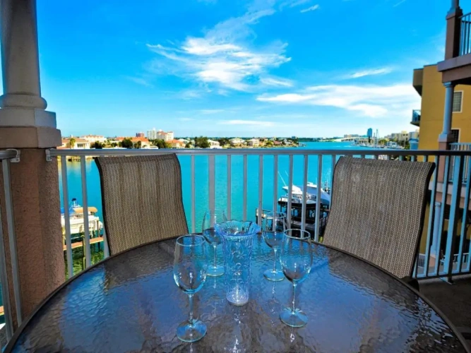 3 Bedrooms Apartment