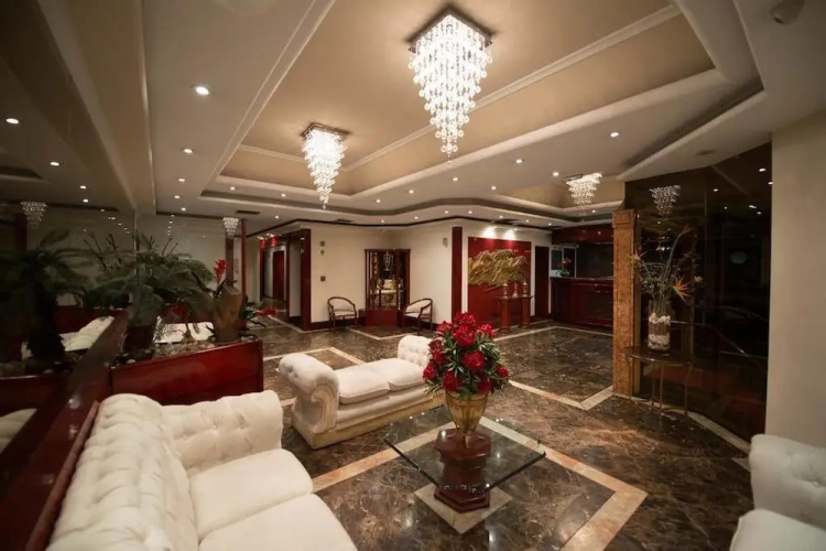 Maxim Plaza Hotel