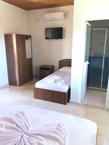 Hotel Lakaj 2