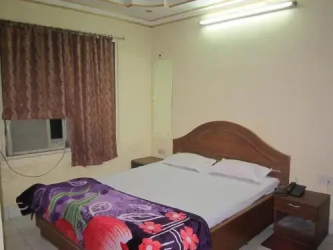 Nataraj Hotel and Boarding