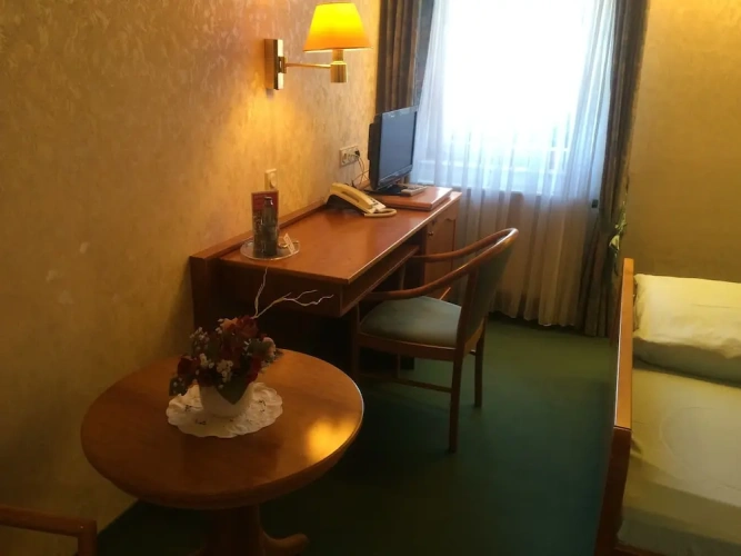 Standard Basement room