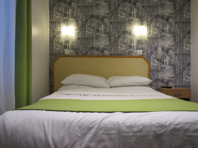 Mary's Hotel République