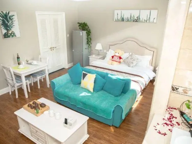 Standard room with courtyard view