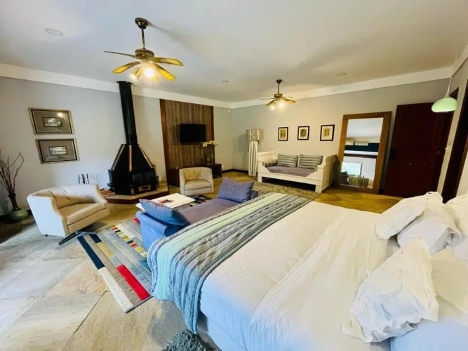 Royal room