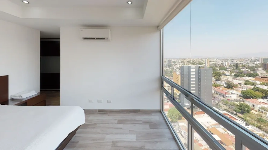 4 Bedrooms Luxury Apartment