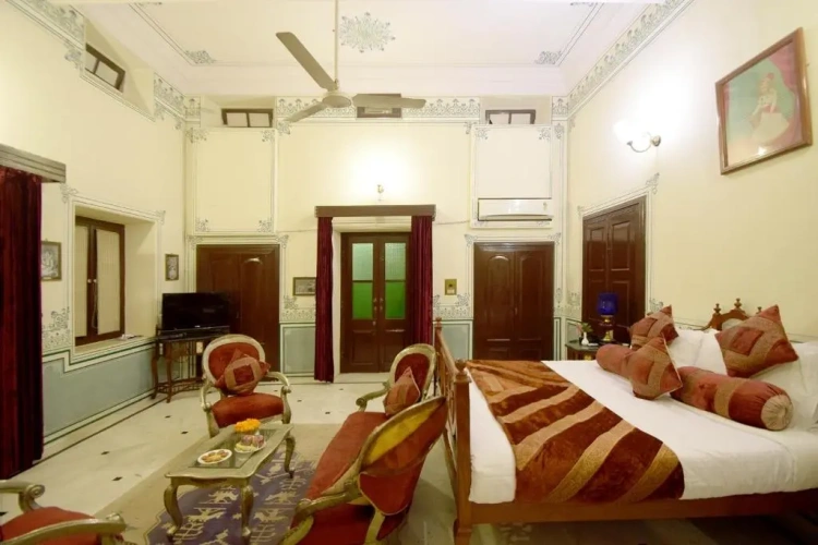 3 Bedrooms Apartment