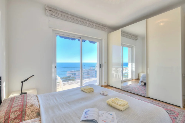 Sofy Apartment- Sea View & Private Parking