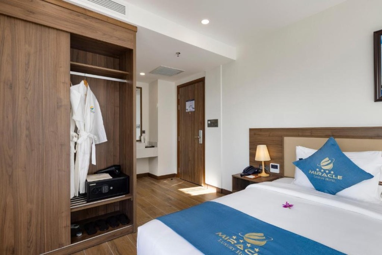 Superior Double room with city view