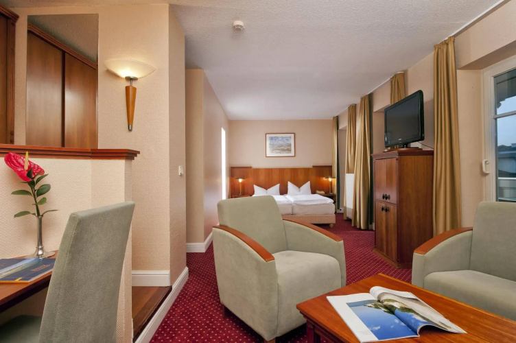 LOEV - VELA Hotel