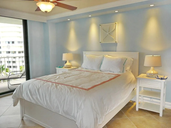 Beachfront Condo With Pool and Dazzling Ocean View